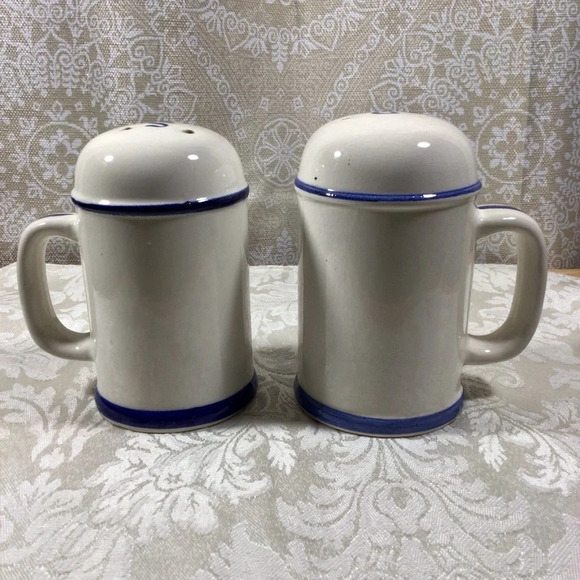 Vintage Ceramic Handled Large Salt and Pepper Shakers - Made in Japan - Picture 3 of 8